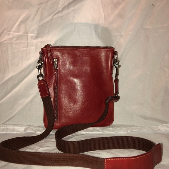 Coach leather classic crossbody bag - Picture 2 of 3